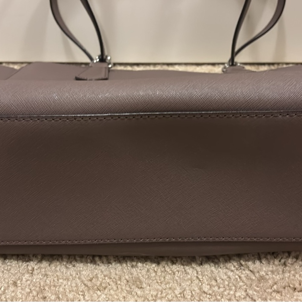 Authentic Michael Kors Handbag - Picture 6 of 9